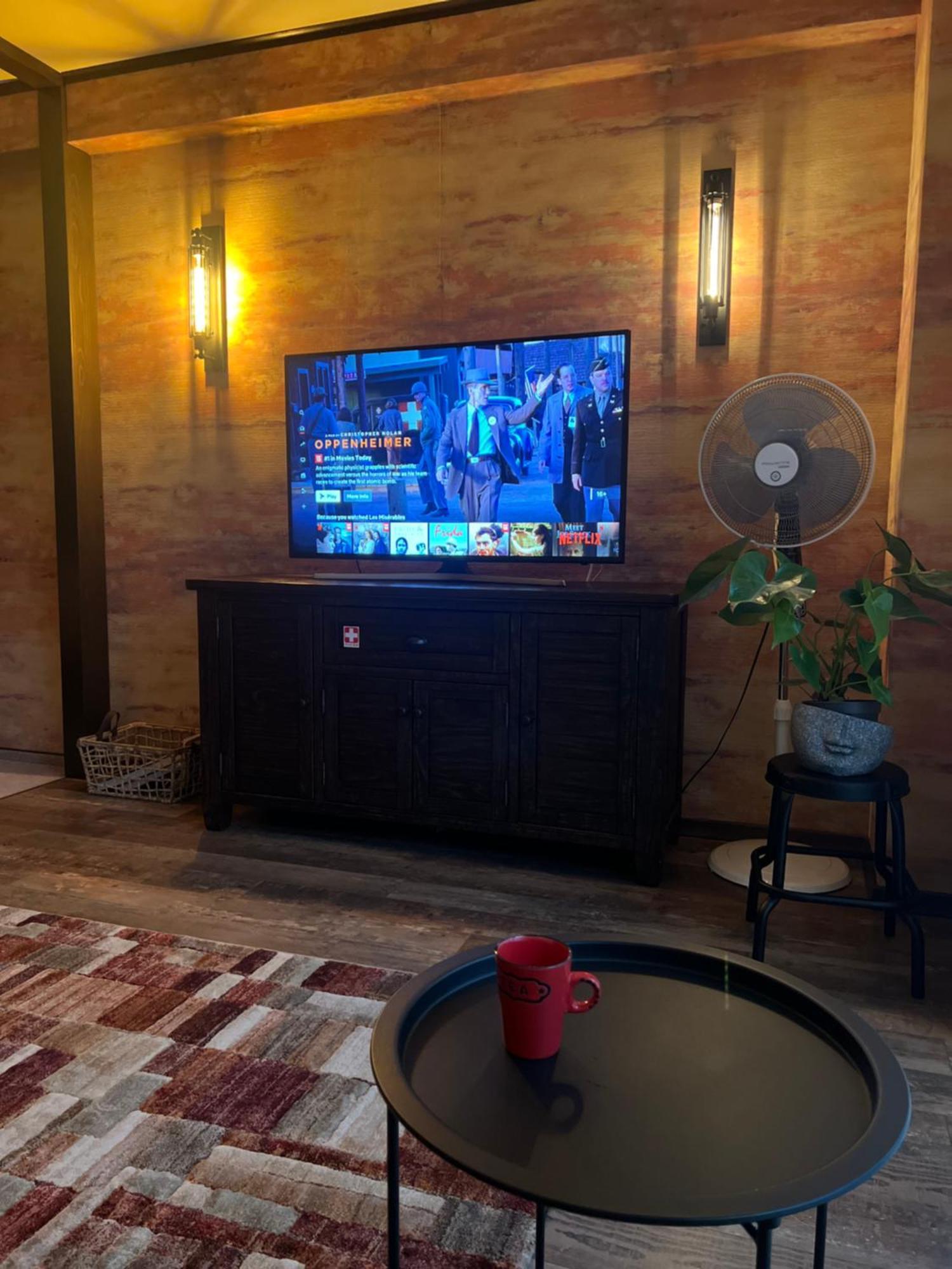 Xili's Apartment, Netflix & Free Parking Brasov